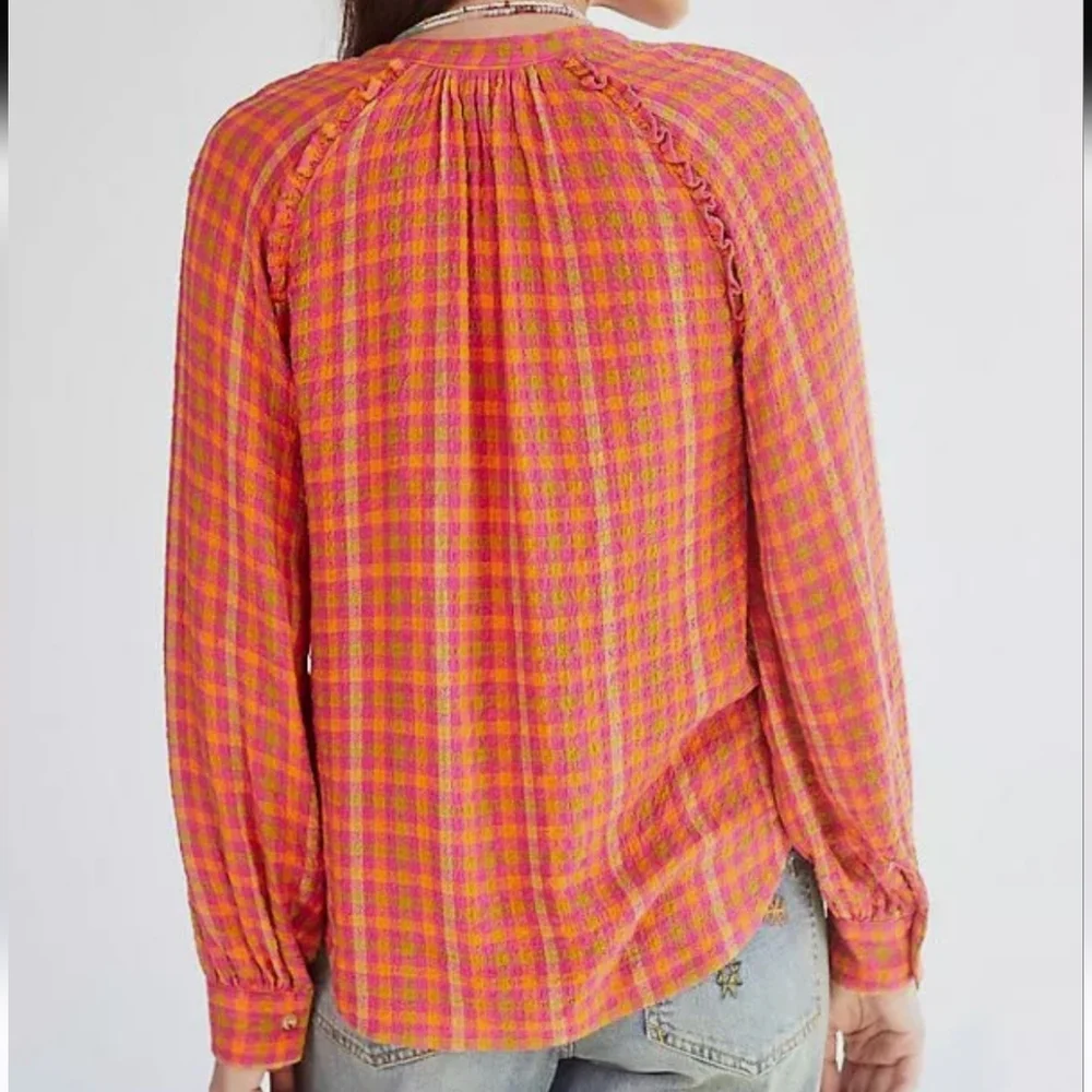 💫$10 SALE💫Anthropologie Pilcro Breezy Buttondown in pink & orange checked - Picture 3 of 8